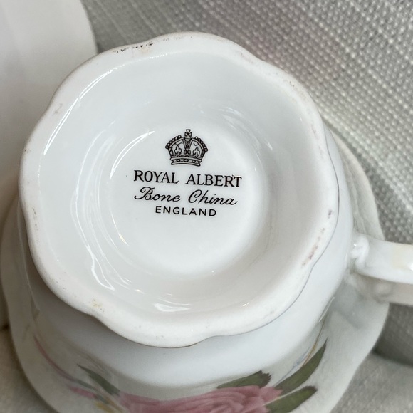 Vintage Royal Albert Bone China Pink Rose Teacup & Saucer Gainsborough Shape - Picture 5 of 8